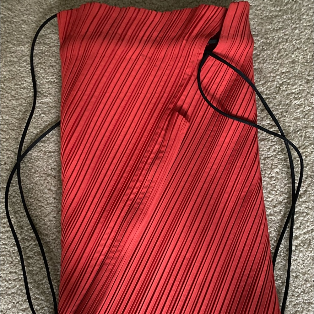 PLEATS PLEASE LIGHTWEIGHT expands permanent pleats washable large zipper